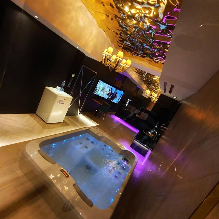 Hotel Ramka & Restaurant & Wine Bar Poznań Extérieur photo