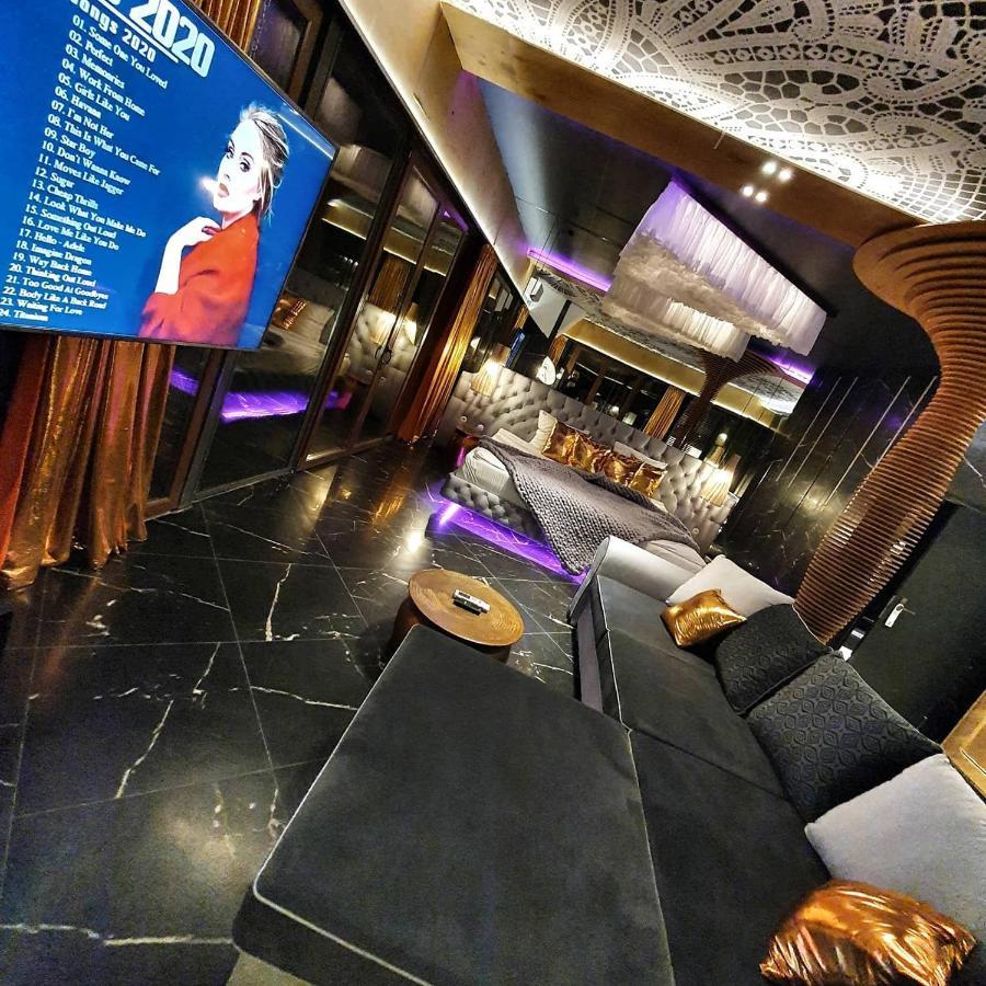 Hotel Ramka & Restaurant & Wine Bar Poznań Extérieur photo