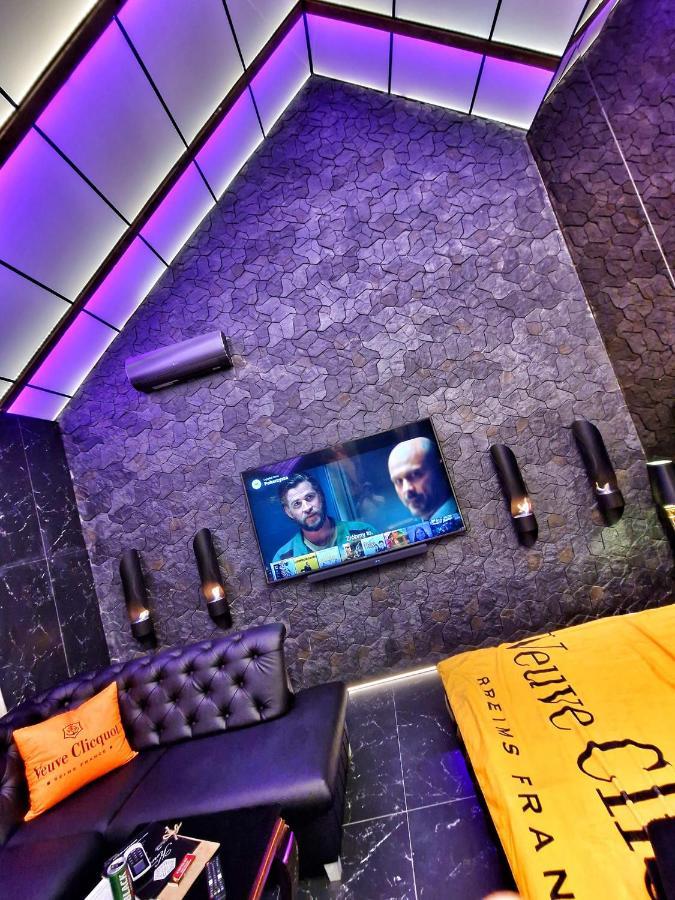 Hotel Ramka & Restaurant & Wine Bar Poznań Extérieur photo