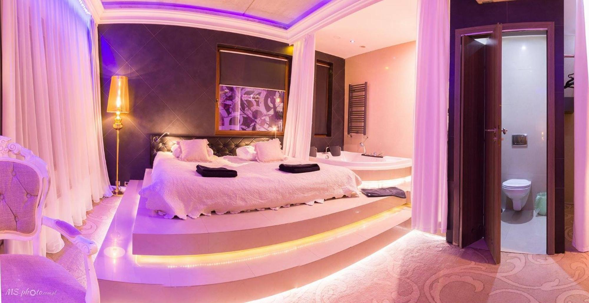 Hotel Ramka & Restaurant & Wine Bar Poznań Extérieur photo