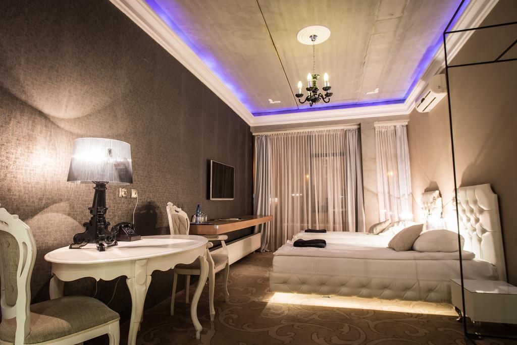 Hotel Ramka & Restaurant & Wine Bar Poznań Extérieur photo