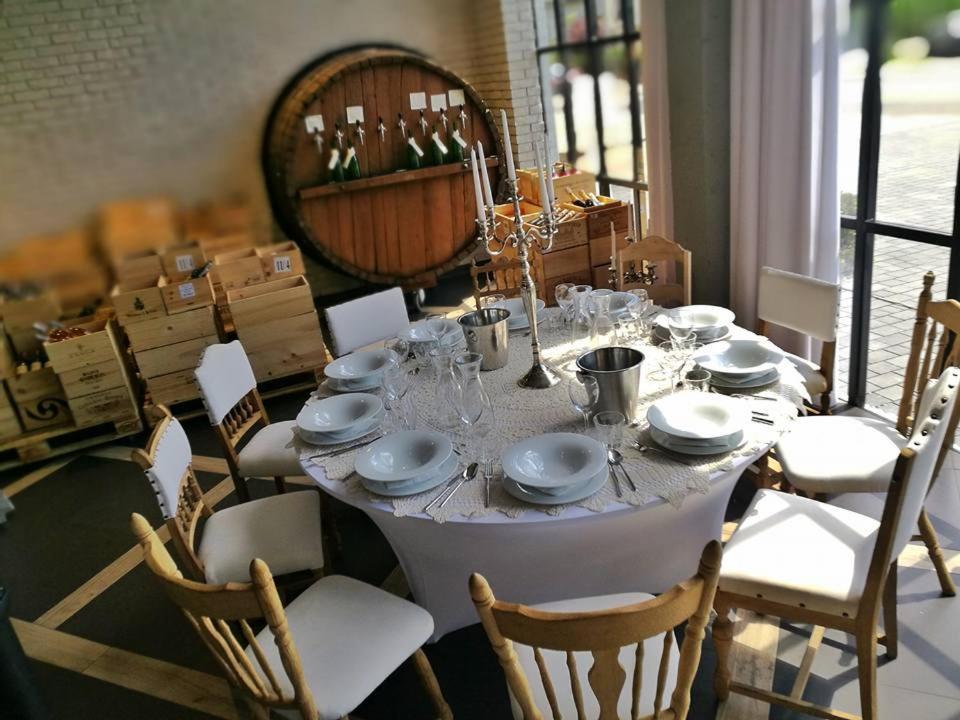 Hotel Ramka & Restaurant & Wine Bar Poznań Extérieur photo