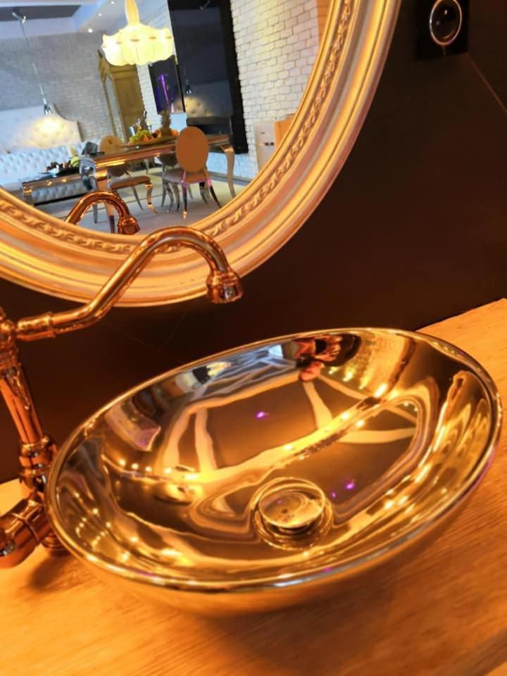 Hotel Ramka & Restaurant & Wine Bar Poznań Extérieur photo