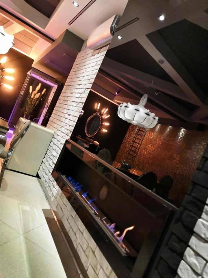 Hotel Ramka & Restaurant & Wine Bar Poznań Extérieur photo