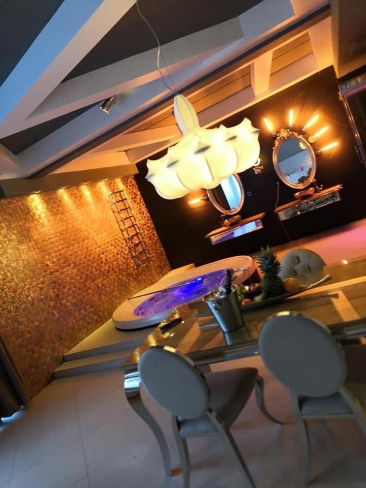 Hotel Ramka & Restaurant & Wine Bar Poznań Extérieur photo